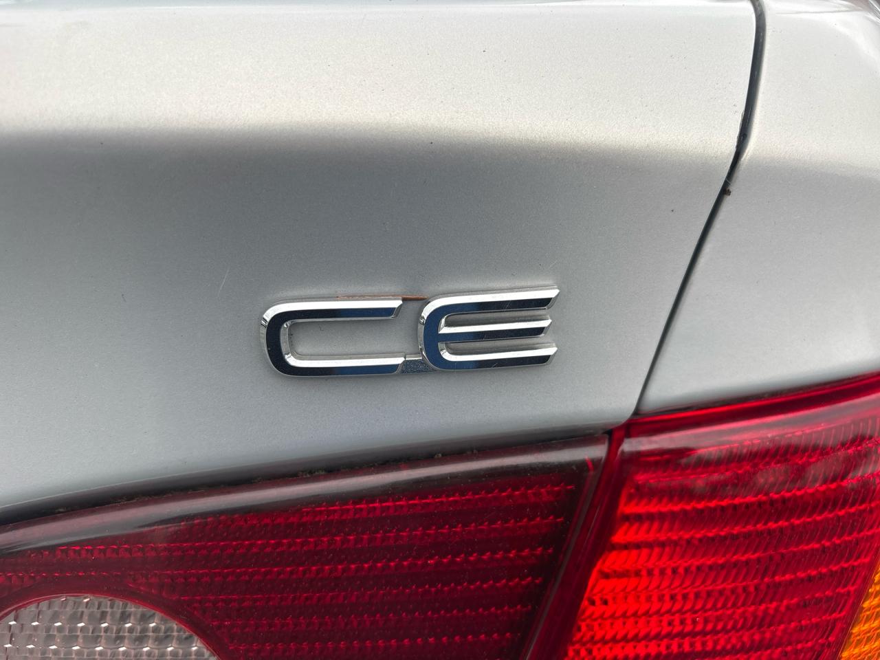 Toyota Corolla CE 2002