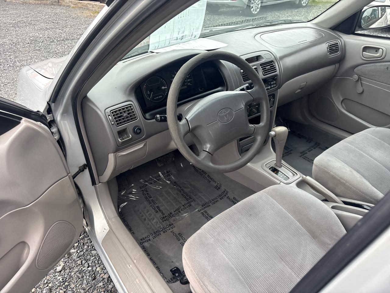 Toyota Corolla CE 2002