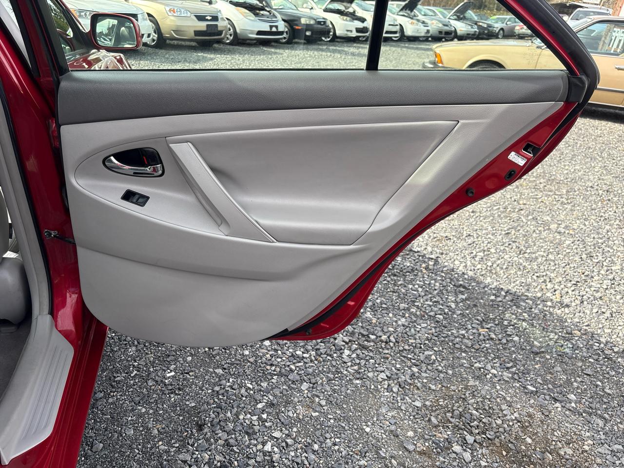 Toyota Camry Hybrid Sedan 2007