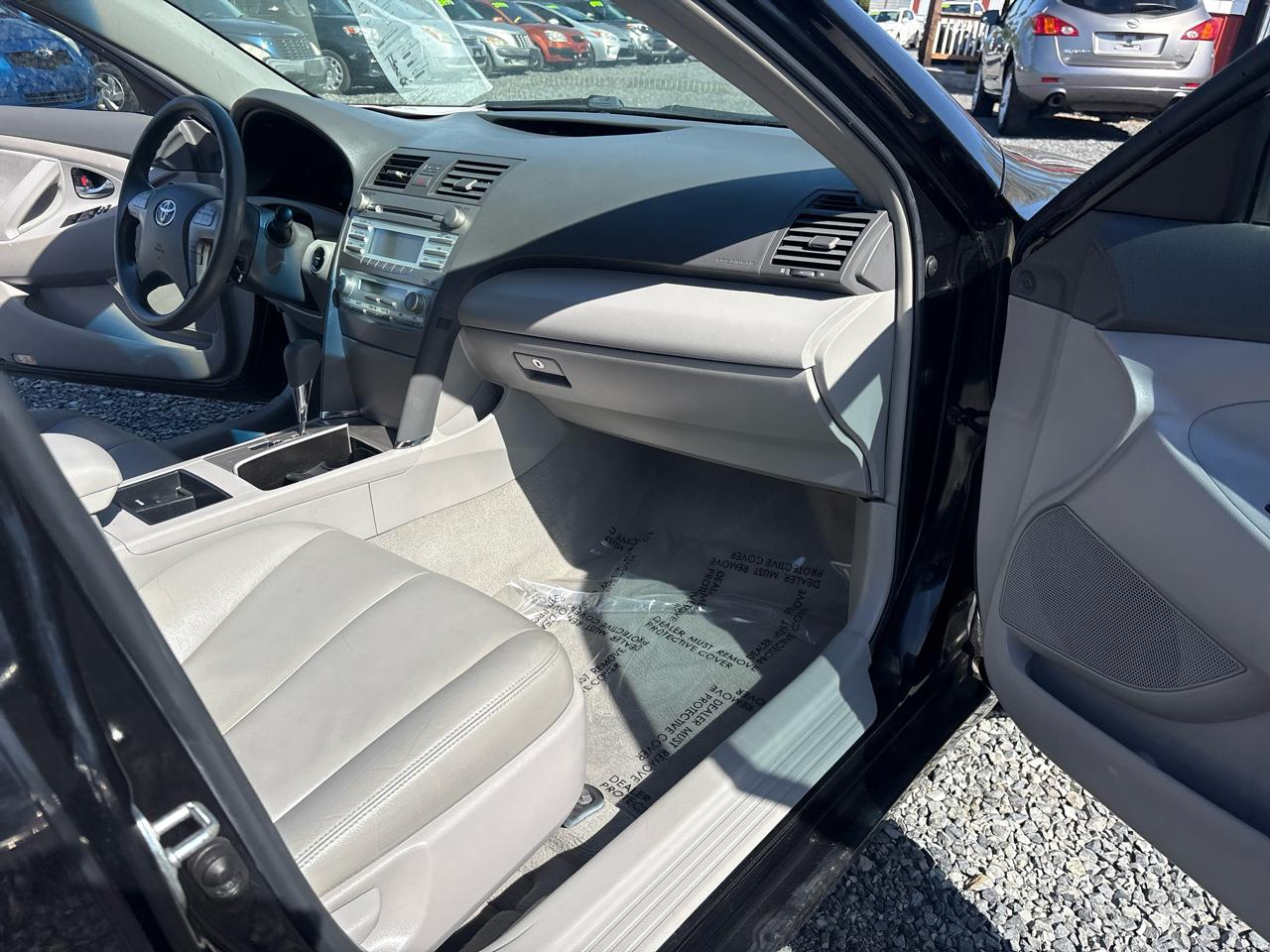 Toyota Camry Hybrid Sedan 2009