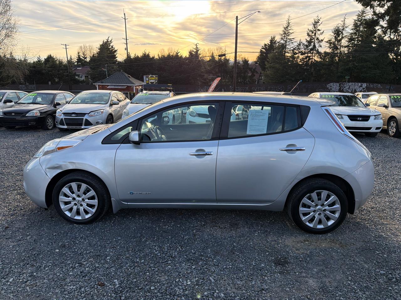Nissan Leaf S 2013