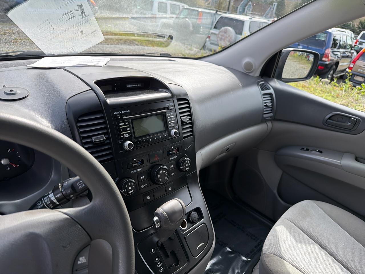 Kia Sedona LX LWB 2012