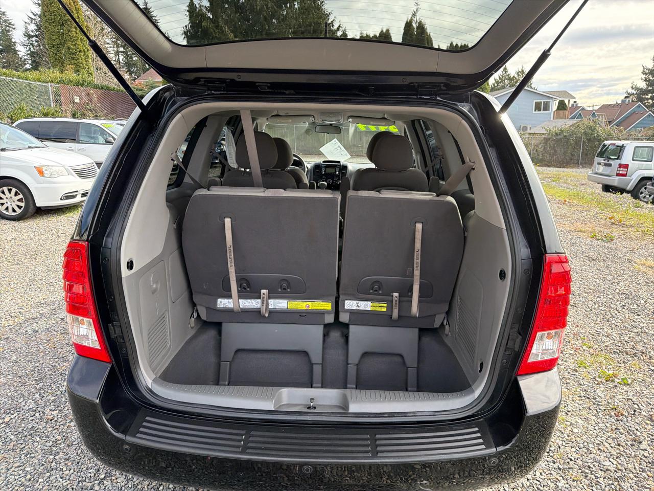 Kia Sedona LX LWB 2012