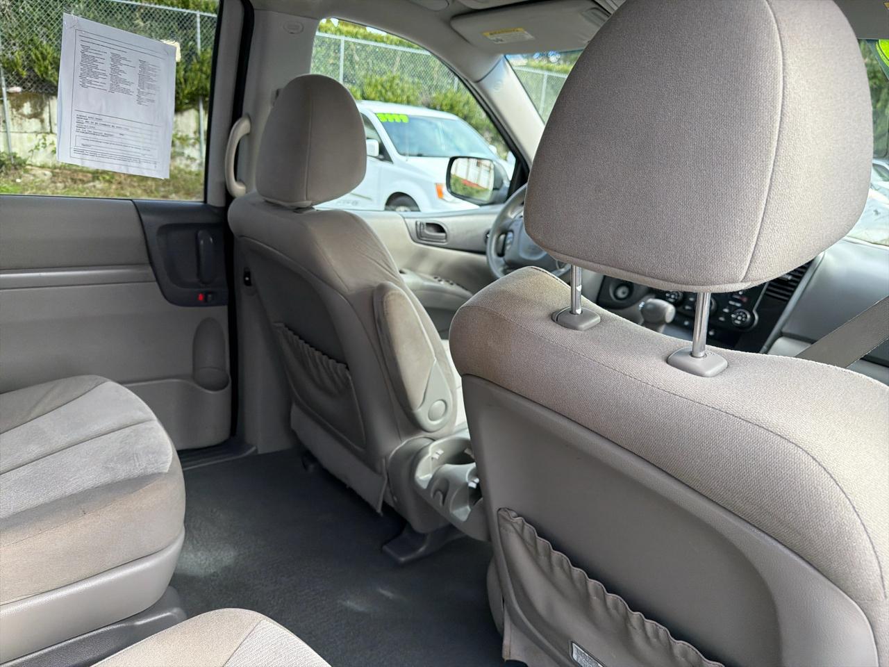 Kia Sedona LX LWB 2012