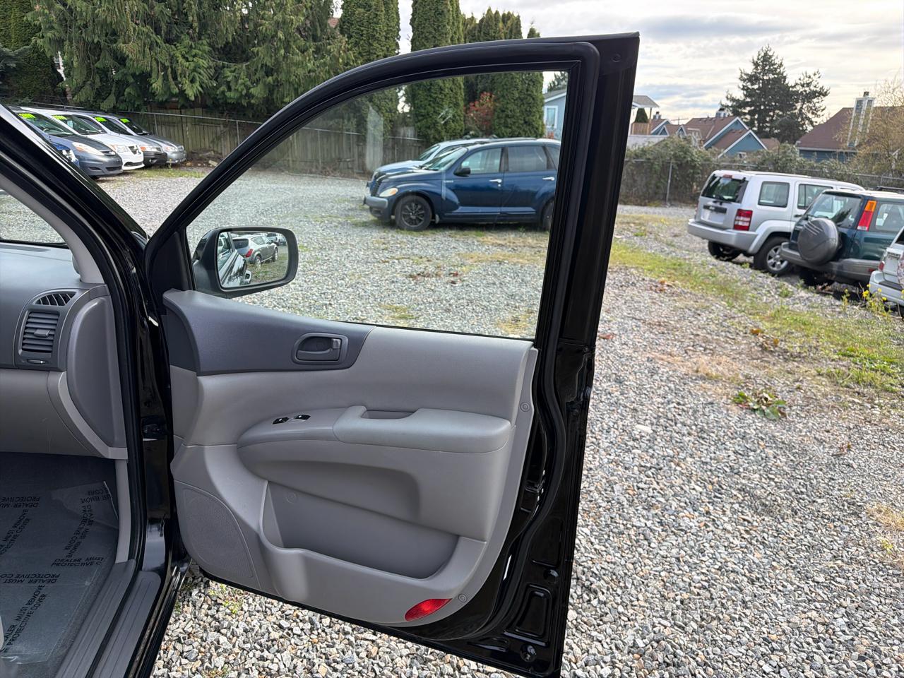 Kia Sedona LX LWB 2012