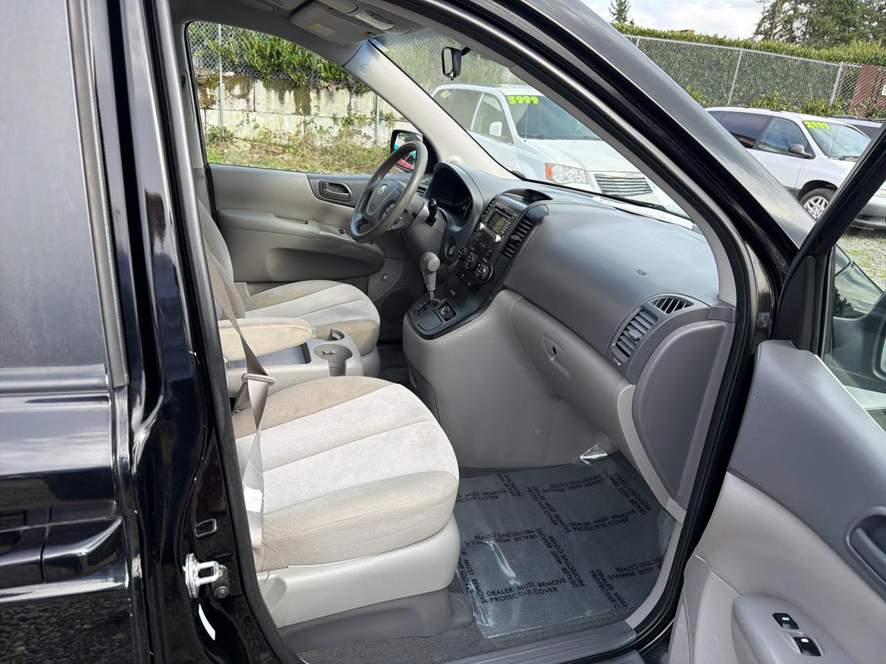 Kia Sedona LX LWB 2012