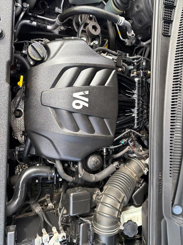 Kia Sedona LX LWB 2012