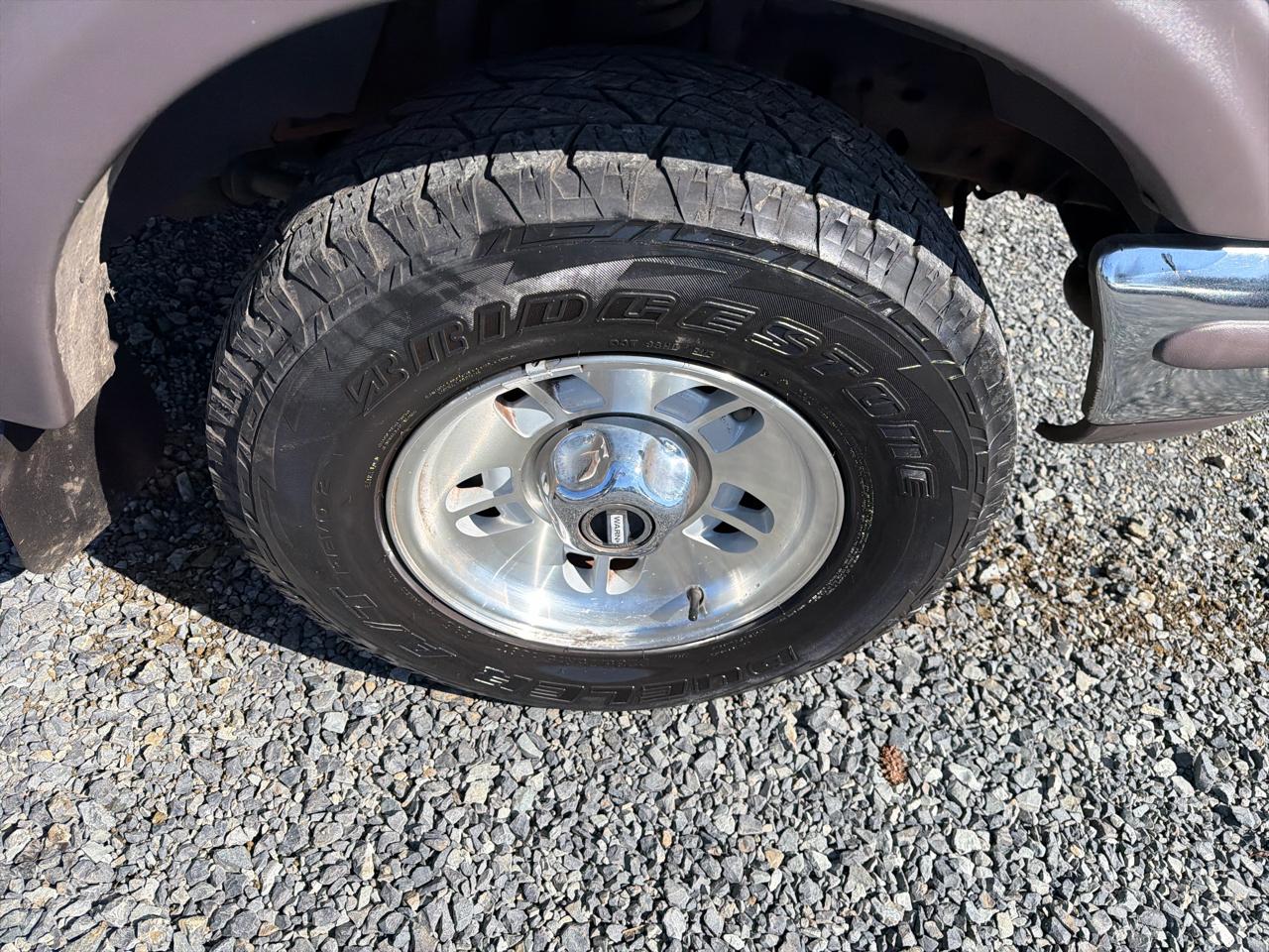 Ford Ranger XL Reg. Cab Short Bed 4WD 1997