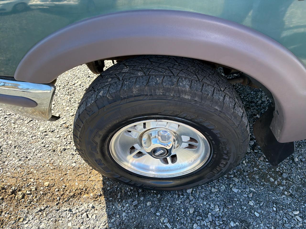 Ford Ranger XL Reg. Cab Short Bed 4WD 1997