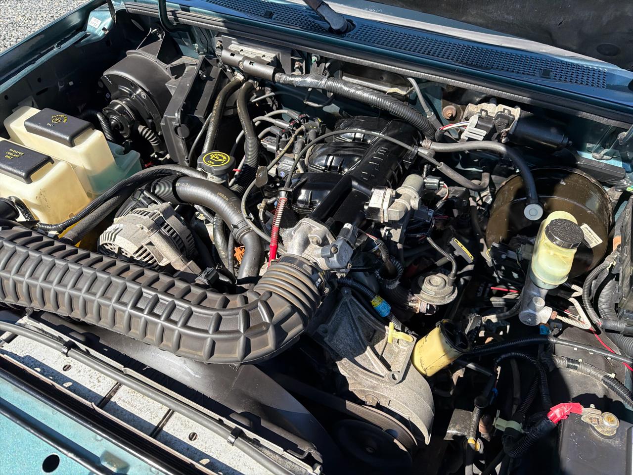 Ford Ranger XL Reg. Cab Short Bed 4WD 1997