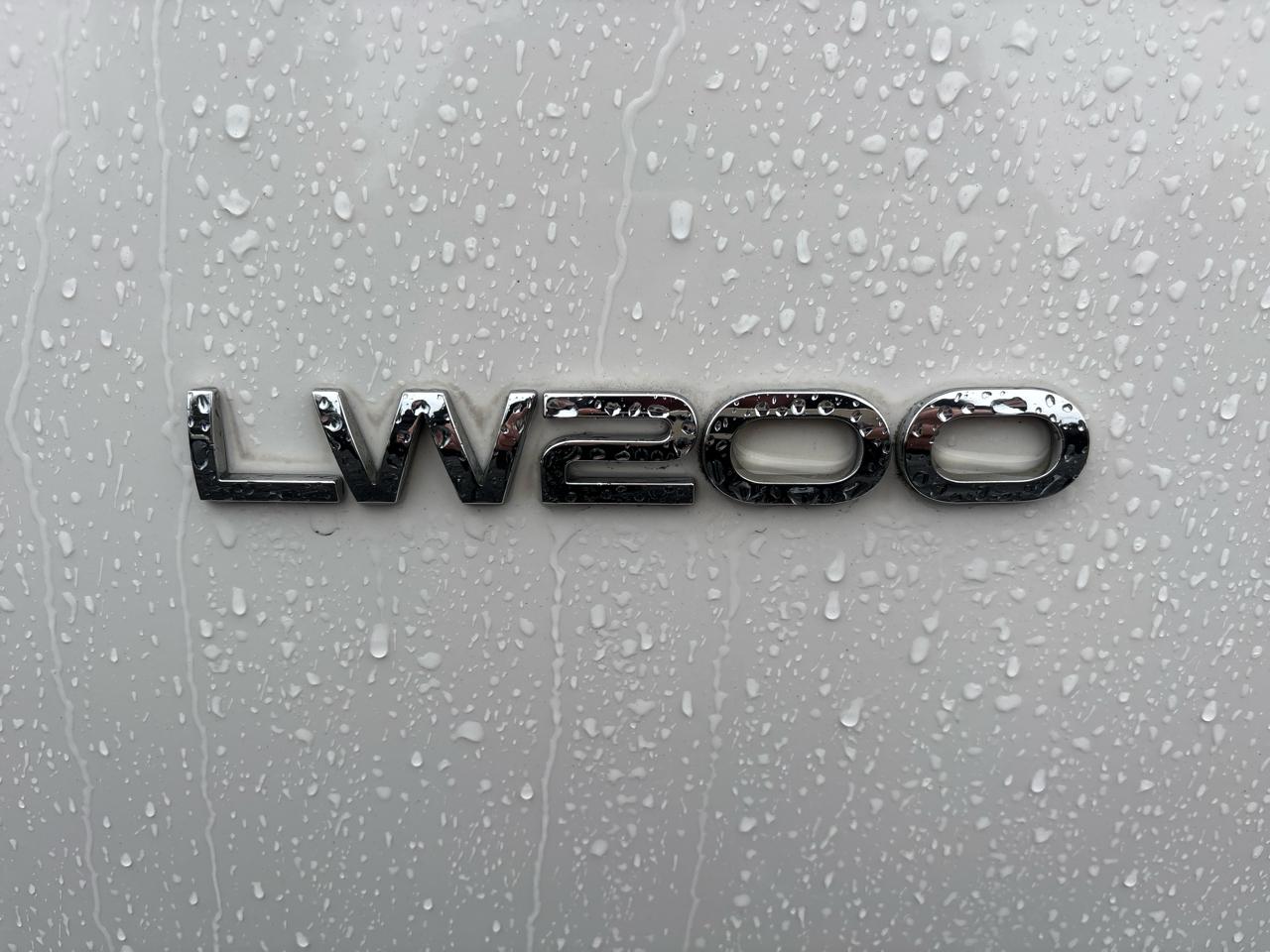 Saturn LW LW200 2002