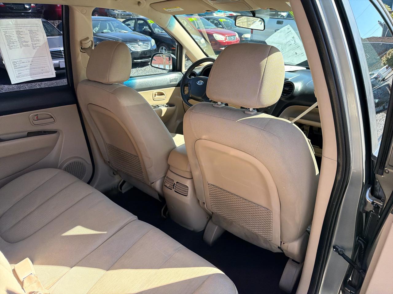 Kia Rondo Base 2009