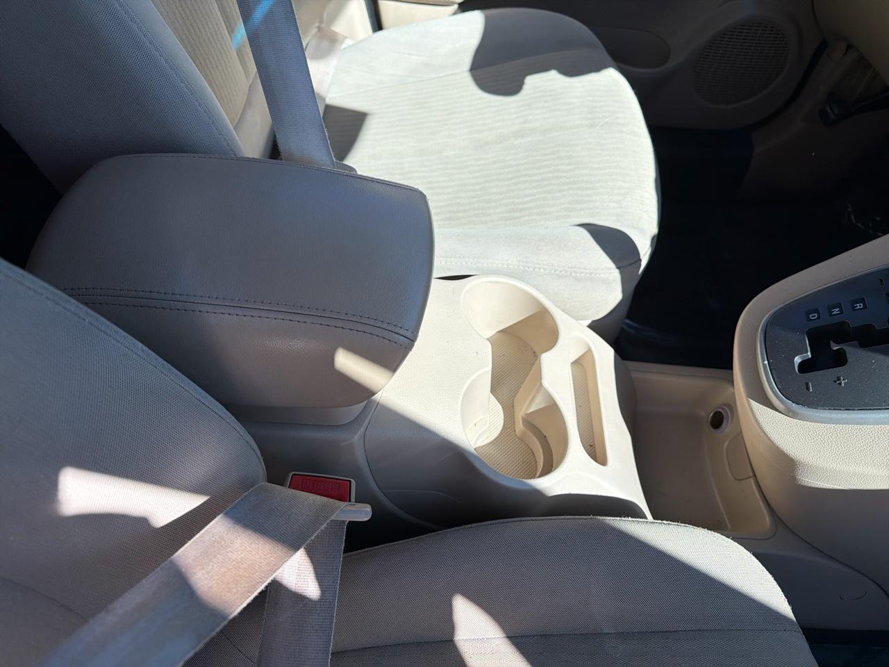 Kia Rondo Base 2009