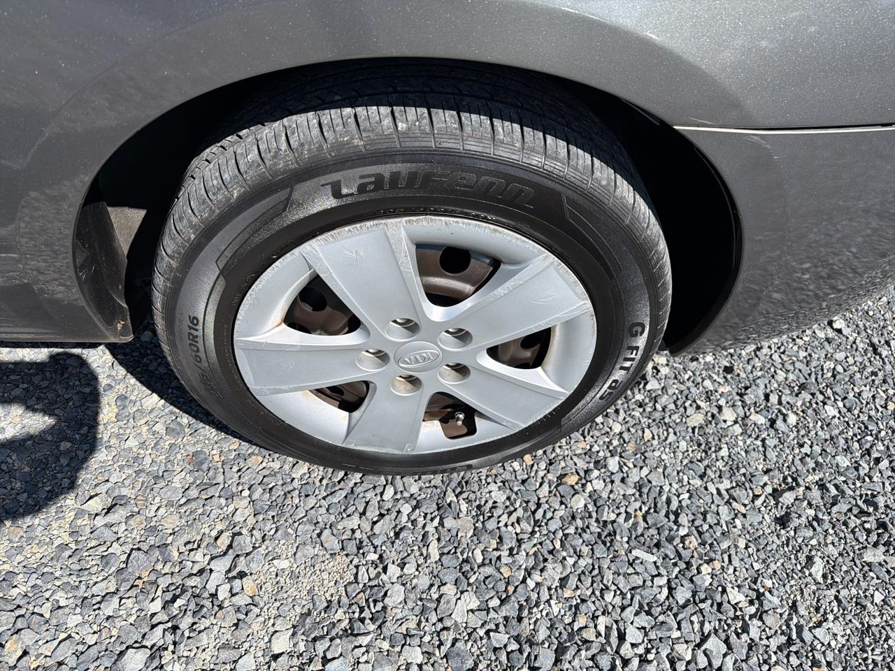 Kia Rondo Base 2009