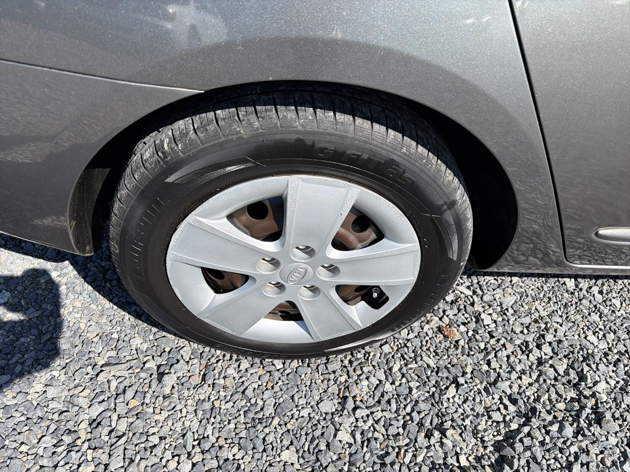Kia Rondo Base 2009