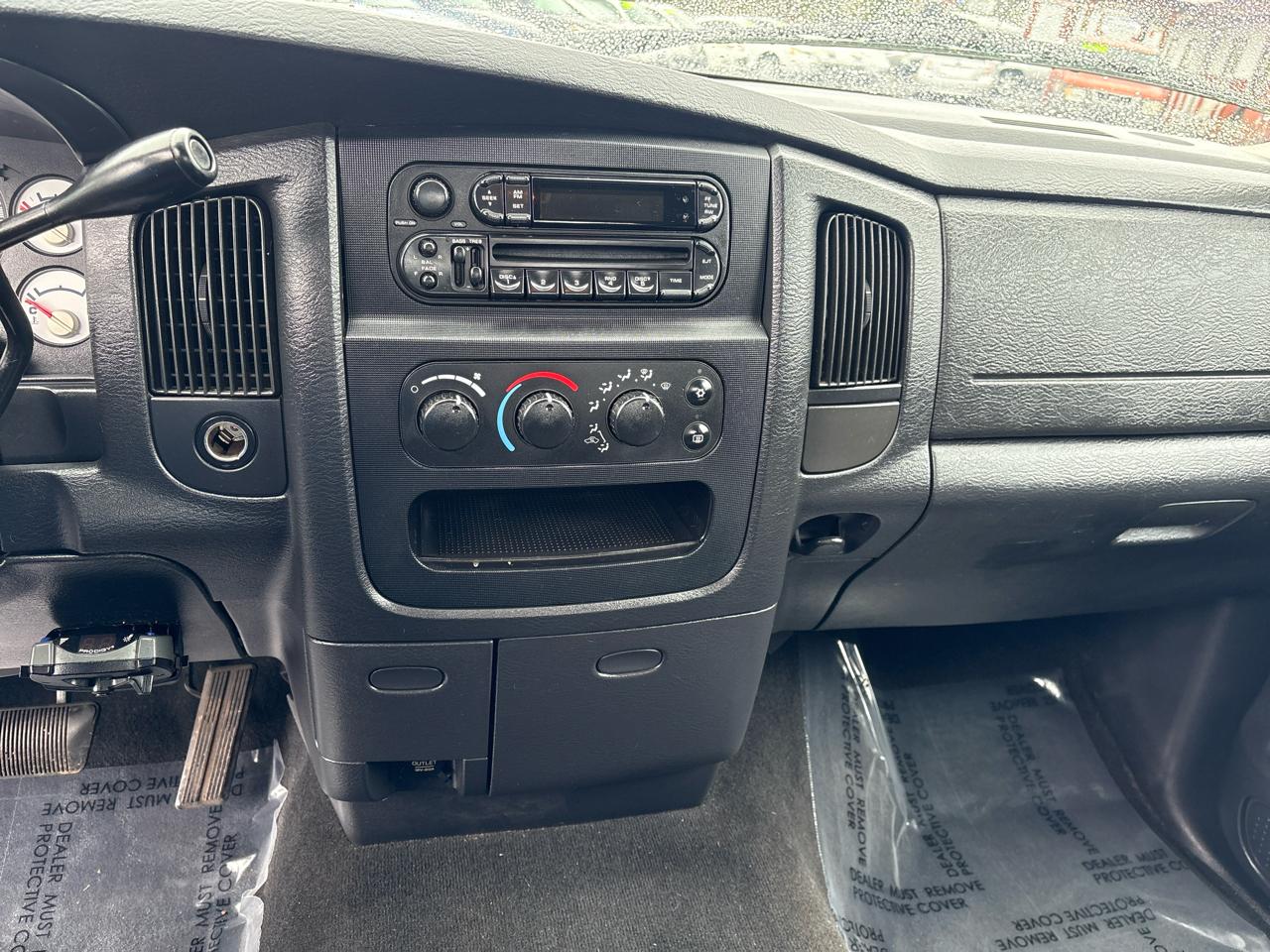 Dodge Ram 1500 SLT Quad Cab 2WD 2004