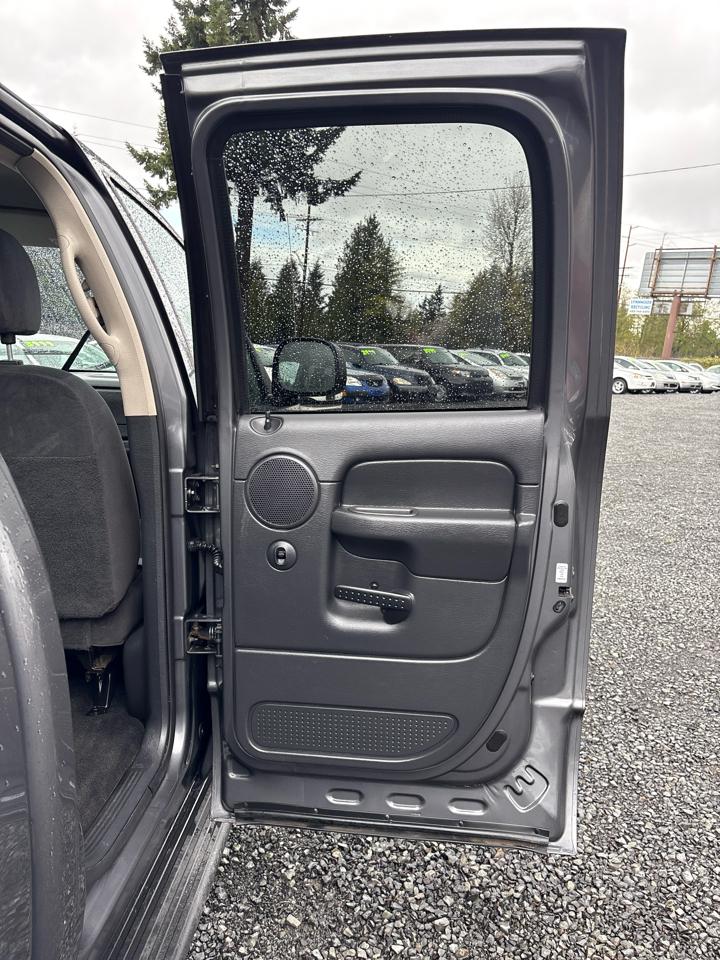 Dodge Ram 1500 SLT Quad Cab 2WD 2004