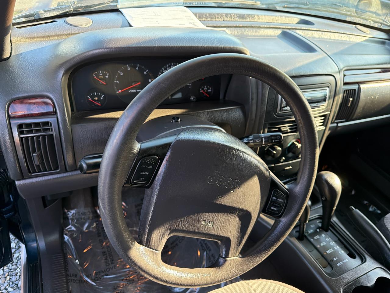 Jeep Grand Cherokee Laredo 4WD 2000