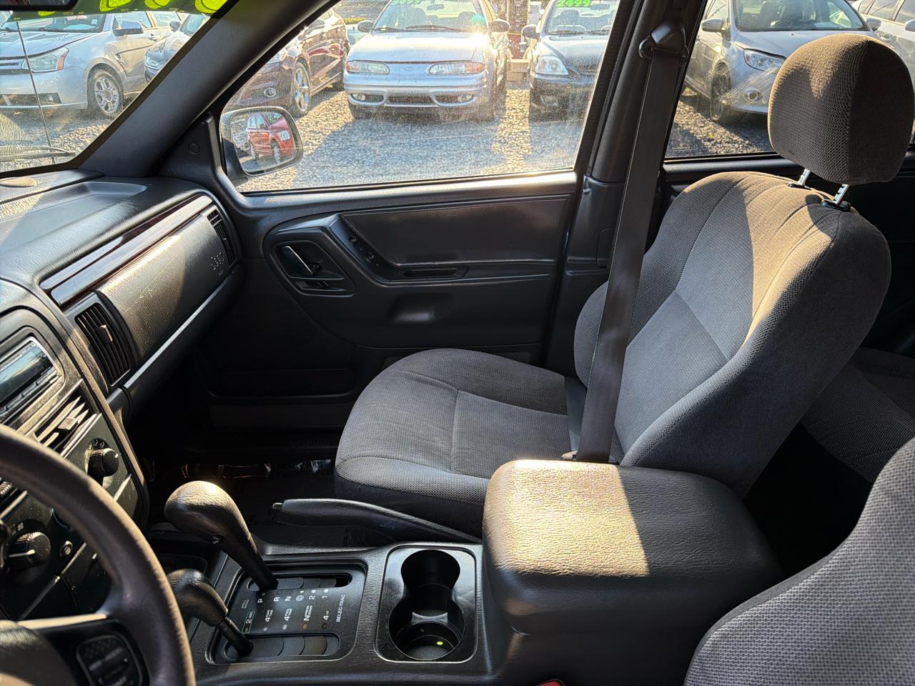 Jeep Grand Cherokee Laredo 4WD 2000