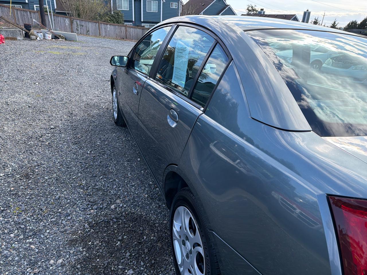 Saturn ION Sedan 2 2004
