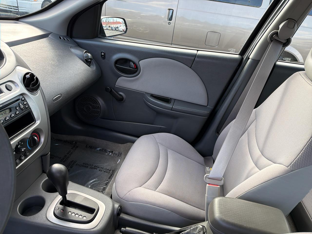 Saturn ION Sedan 2 2004