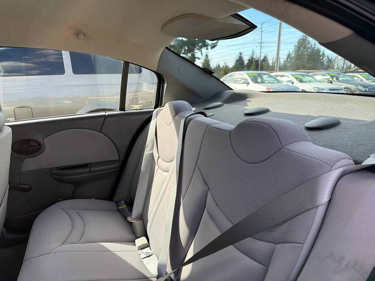 Saturn ION Sedan 2 2004