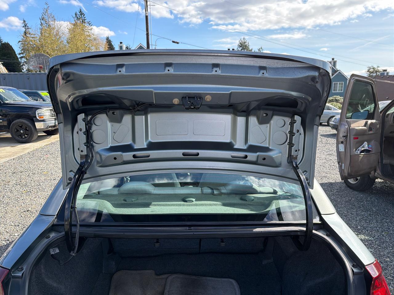 Saturn ION Sedan 2 2004