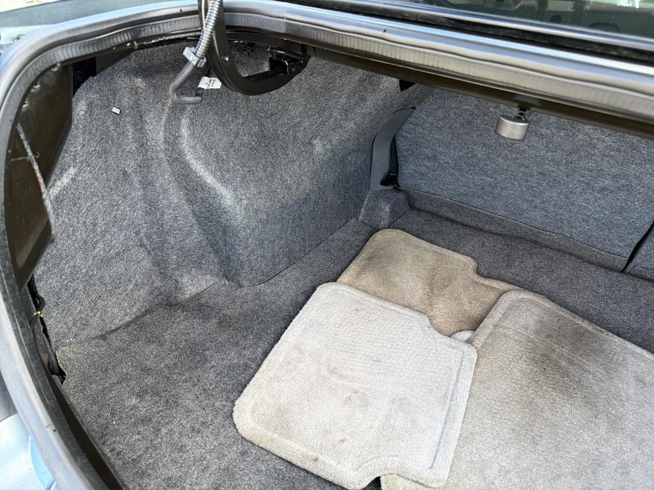 Saturn ION Sedan 2 2004