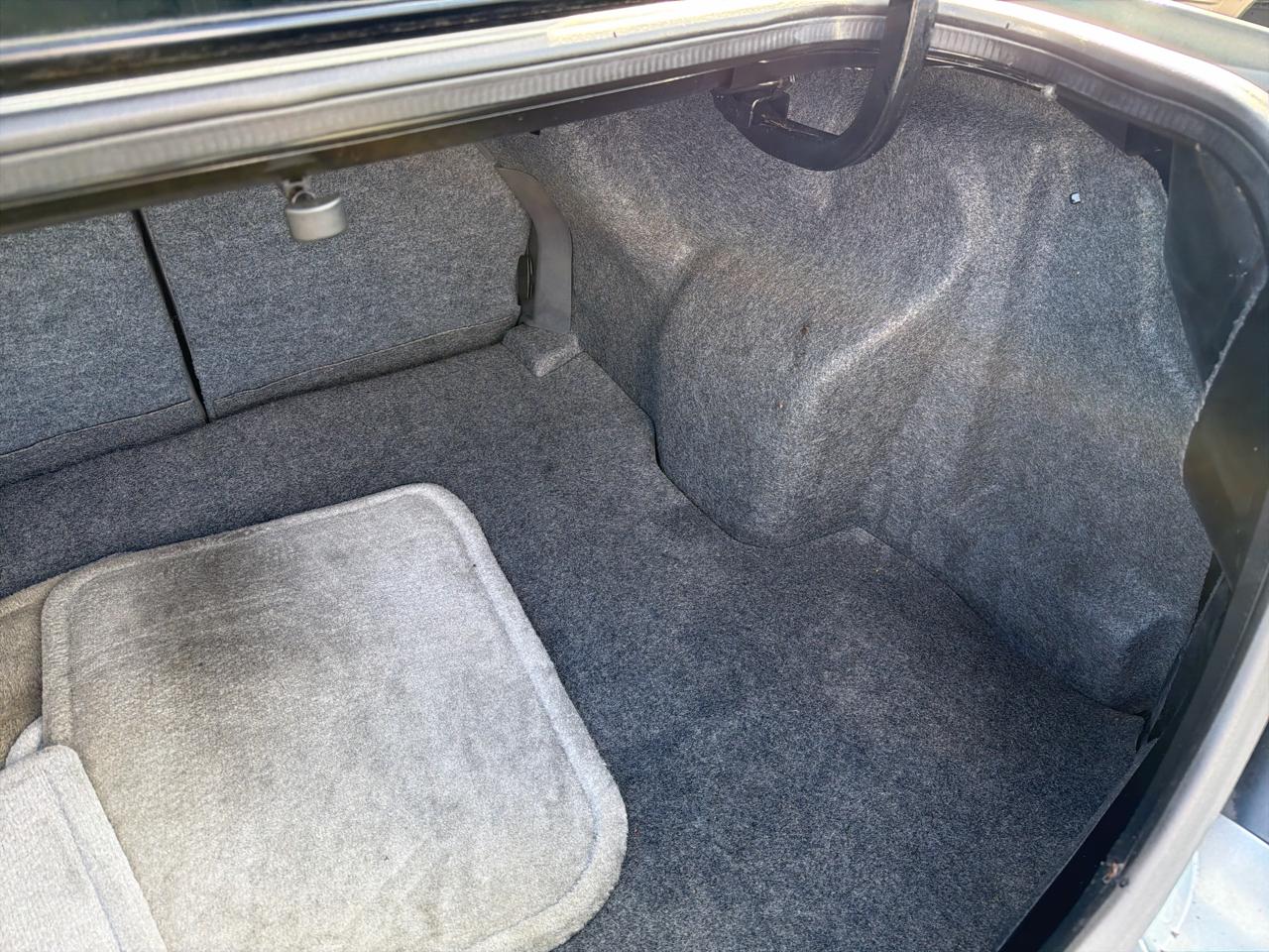 Saturn ION Sedan 2 2004