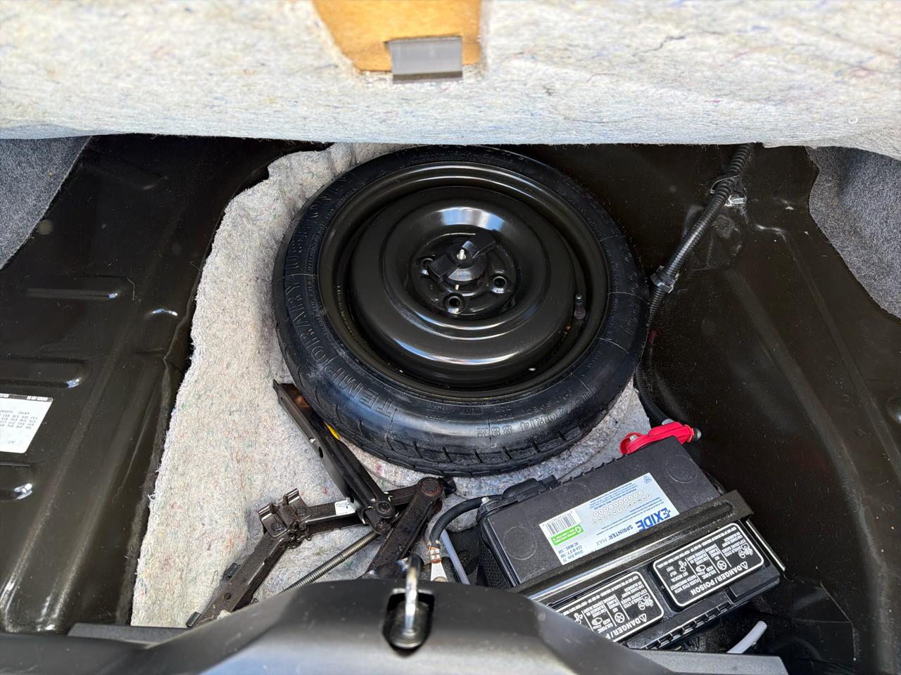 Saturn ION Sedan 2 2004