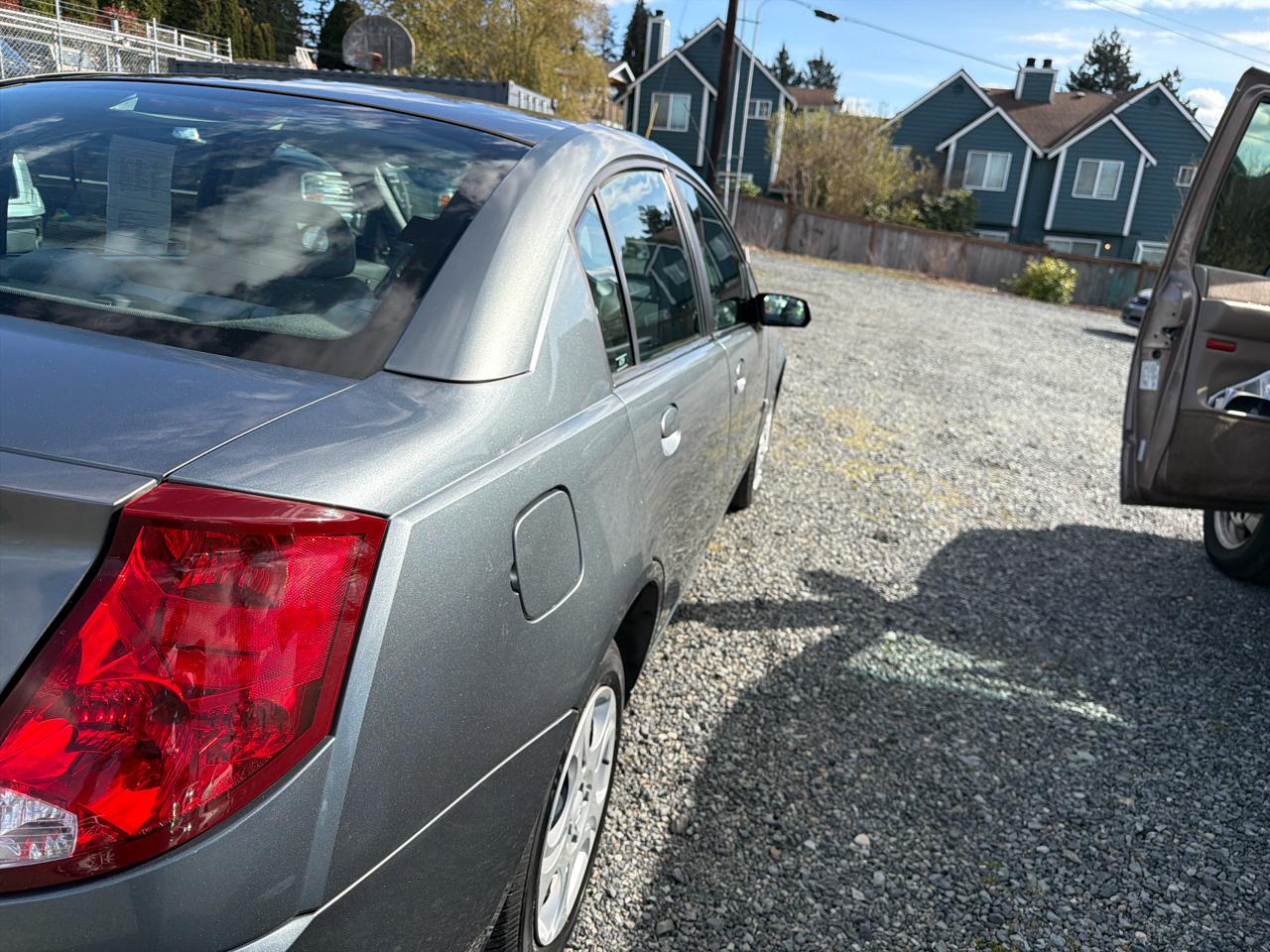 Saturn ION Sedan 2 2004
