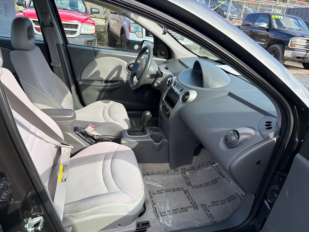 Saturn ION Sedan 2 2004