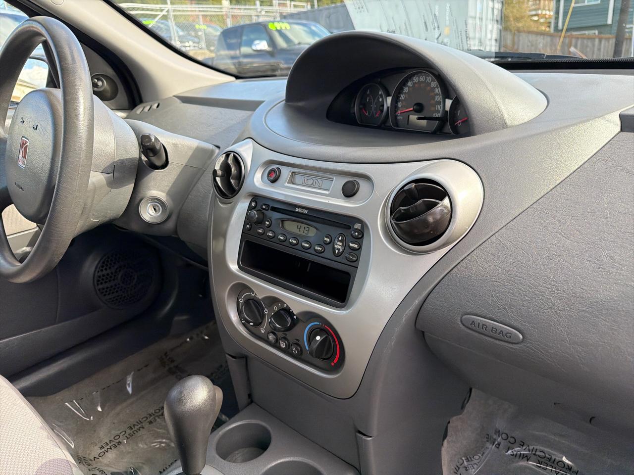 Saturn ION Sedan 2 2004