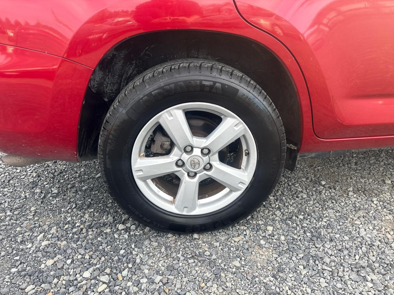 Toyota RAV4 Base I4 4WD 2007