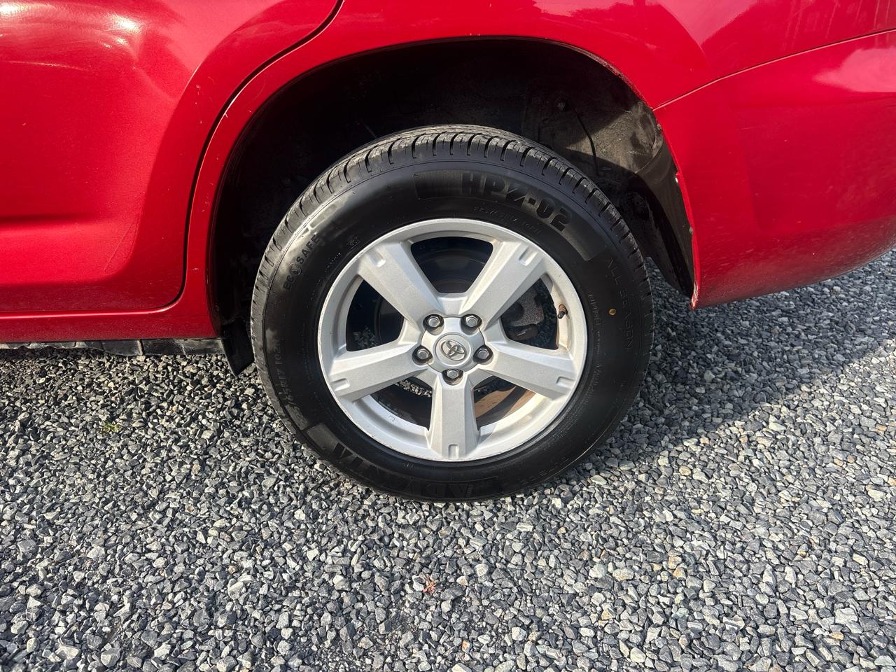 Toyota RAV4 Base I4 4WD 2007