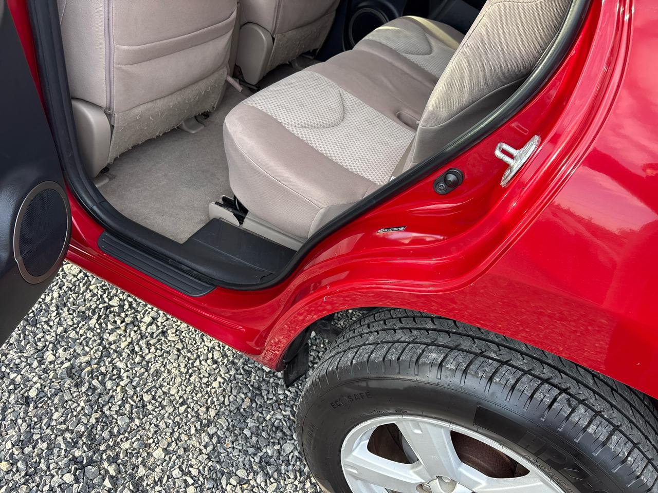 Toyota RAV4 Base I4 4WD 2007