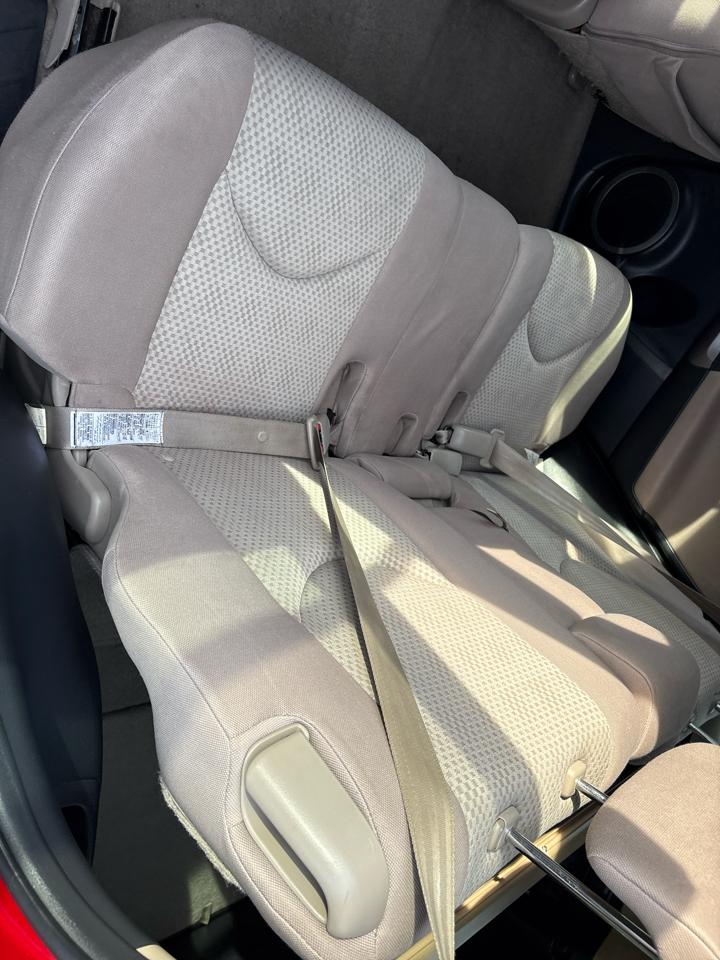 Toyota RAV4 Base I4 4WD 2007