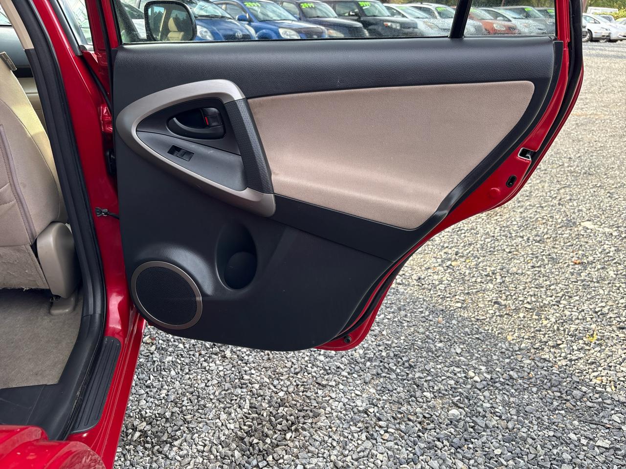 Toyota RAV4 Base I4 4WD 2007