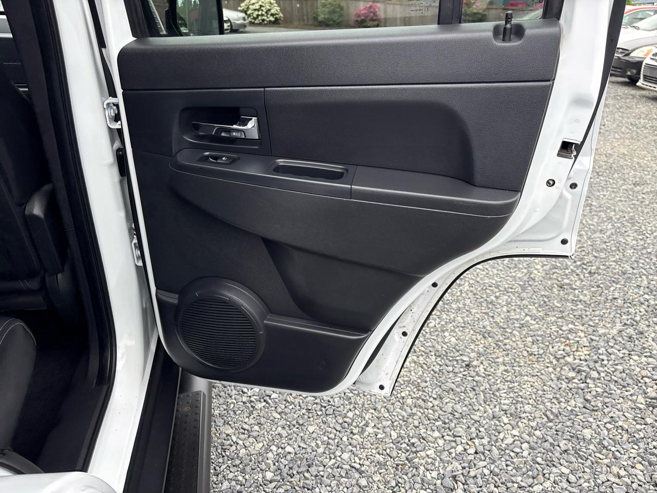 Jeep Liberty Sport 4WD 2012