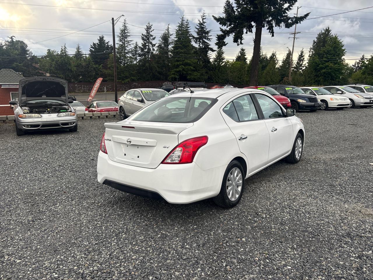 Nissan Versa 1.6 S 5M 2017