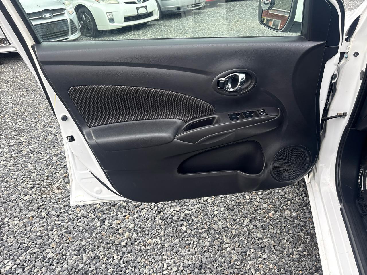 Nissan Versa 1.6 S 5M 2017