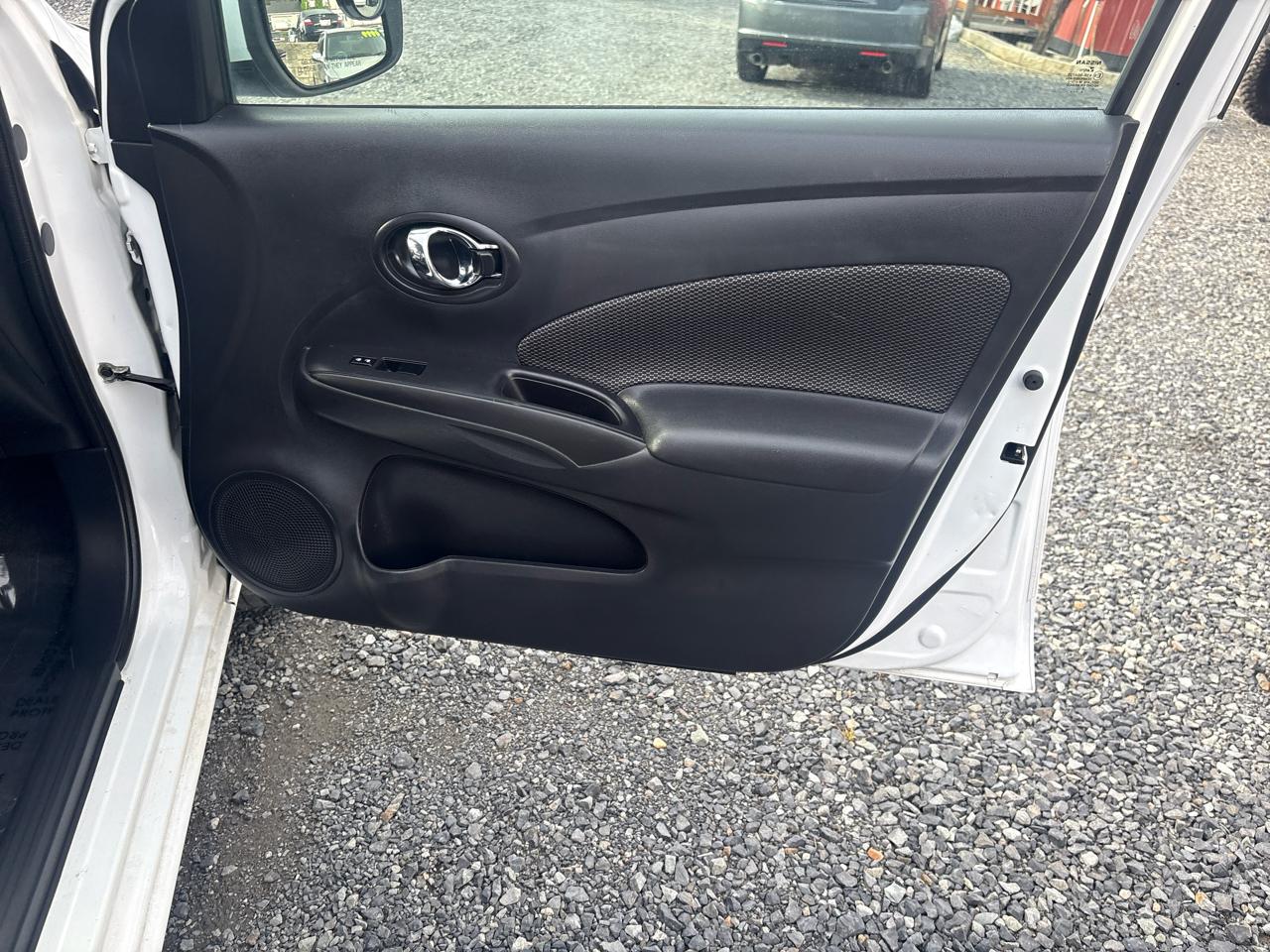 Nissan Versa 1.6 S 5M 2017