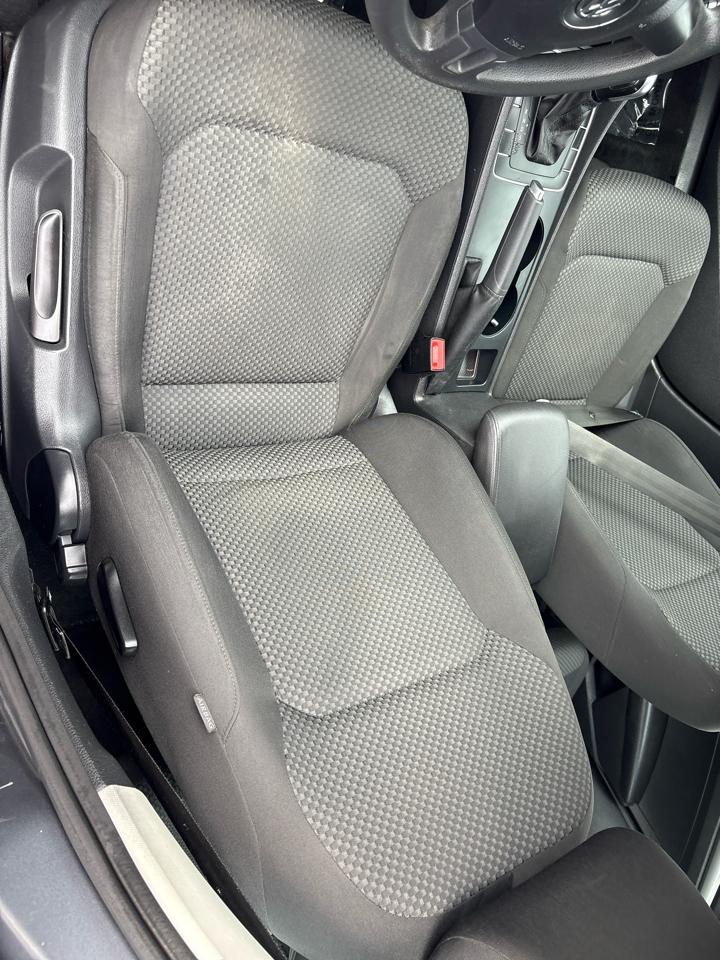 Volkswagen Passat 2.5L S W/Appearance 2012