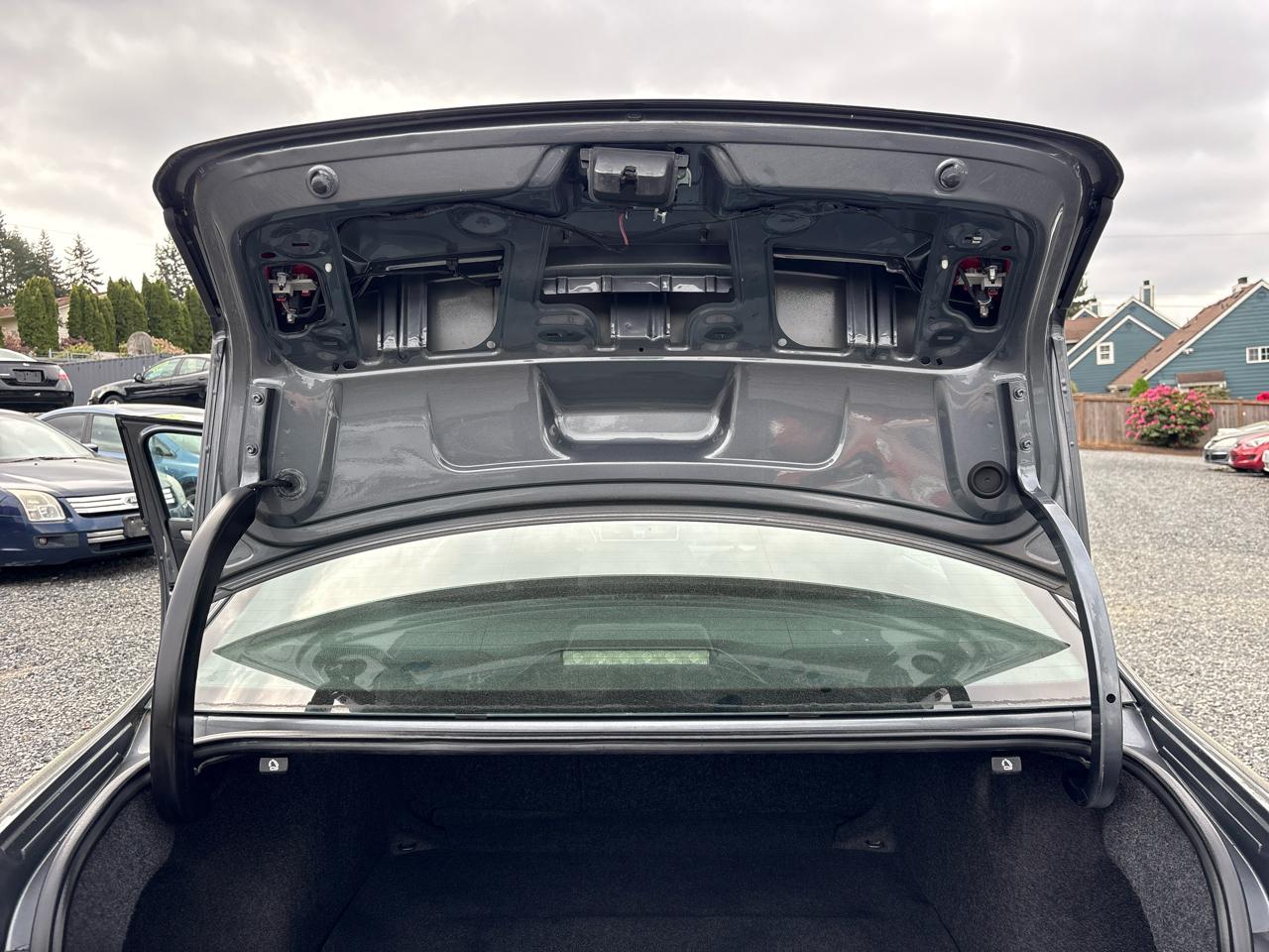 Volkswagen Passat 2.5L S W/Appearance 2012
