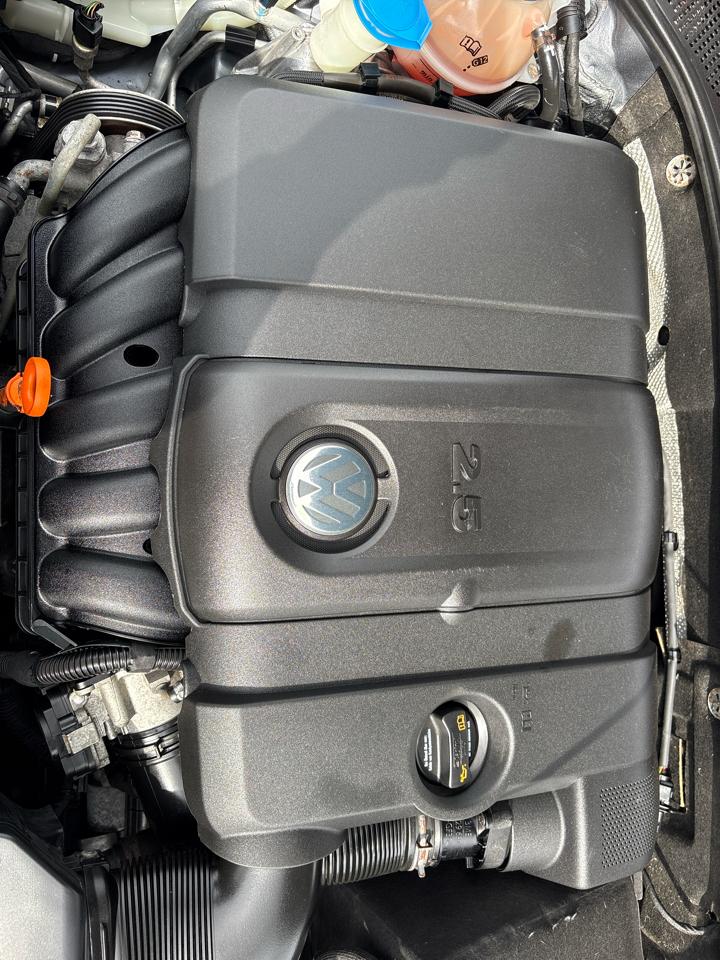 Volkswagen Passat 2.5L S W/Appearance 2012