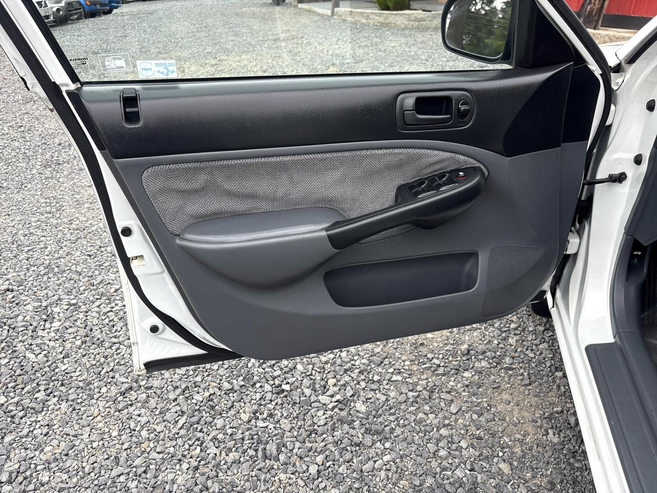 Honda Civic LX sedan 2001