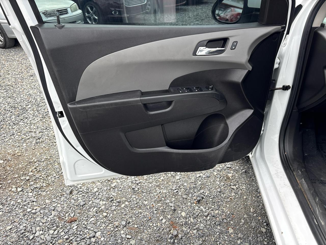 Chevrolet Sonic LT Auto Sedan 2017