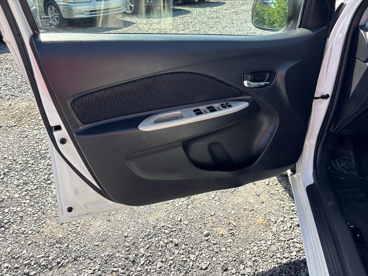 Toyota Yaris Sedan 2008