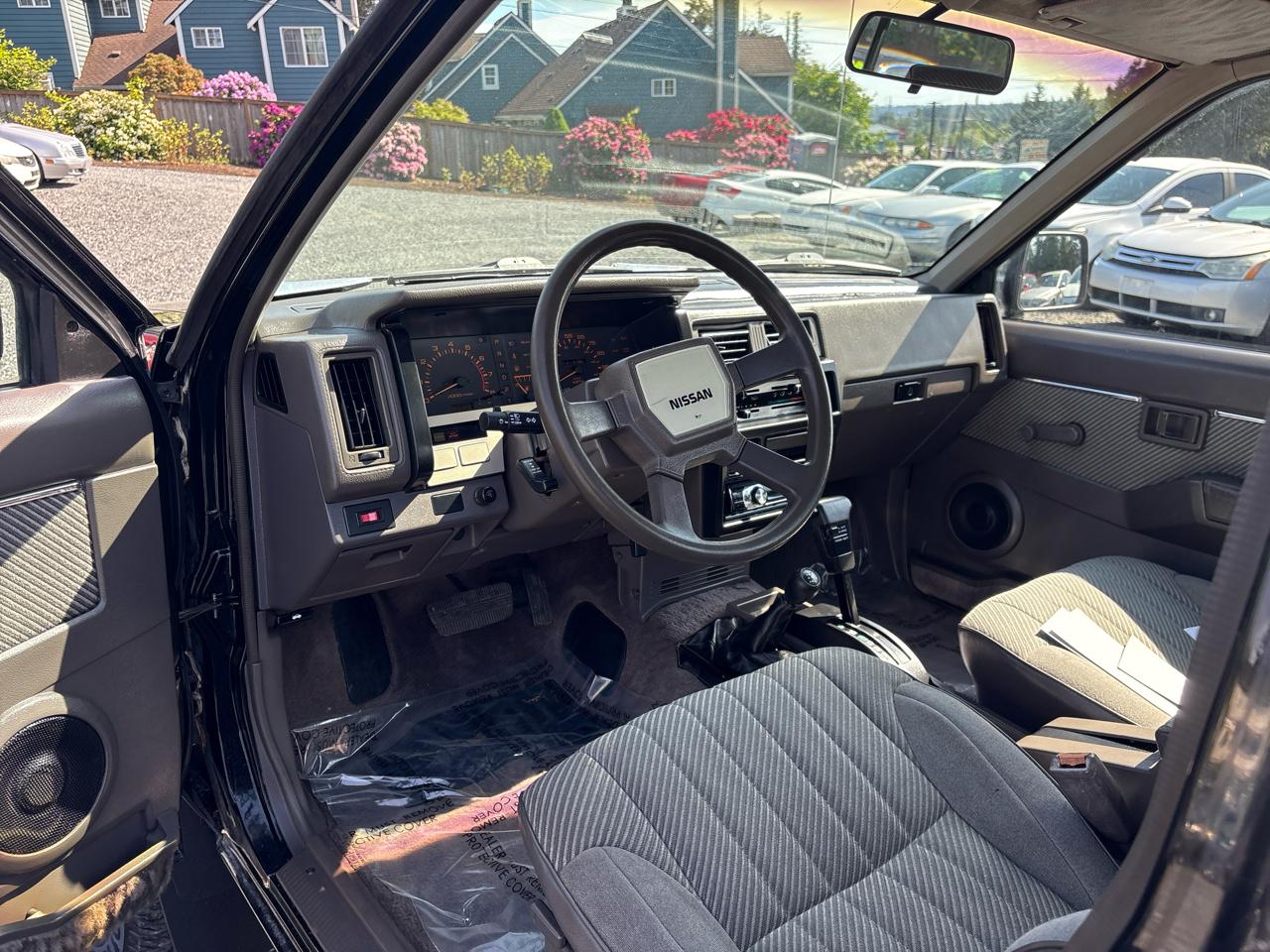 Nissan Pickup E-V6 Reg. Cab 4WD 1988