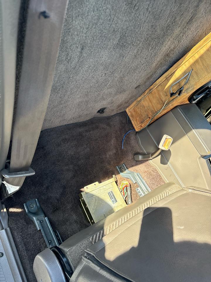 Nissan Pickup E-V6 Reg. Cab 4WD 1988
